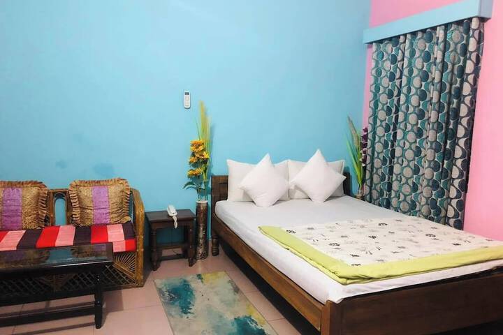 Room 6 of 37
