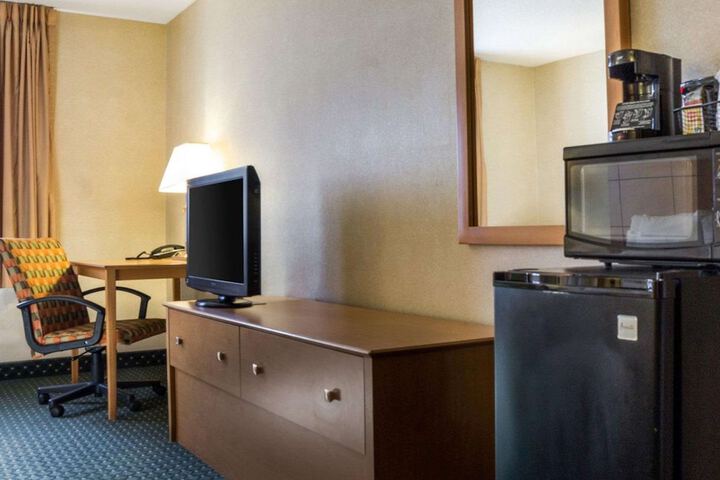 Room 9 of 42