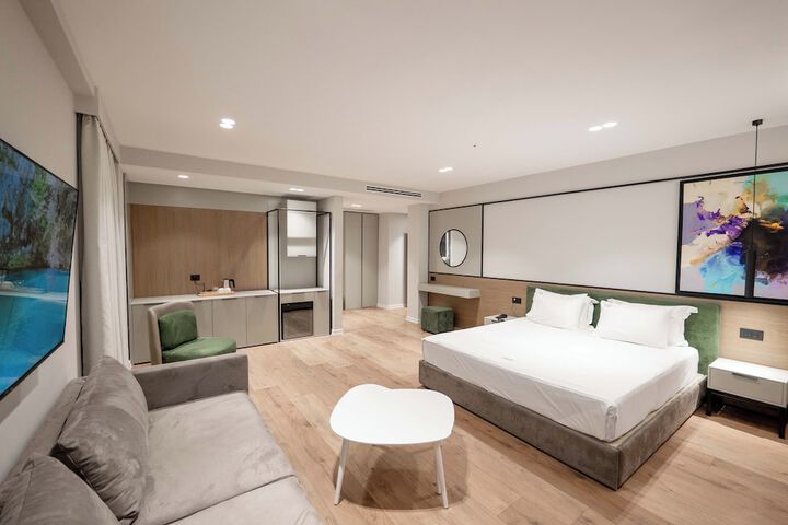 Room 65 of 186