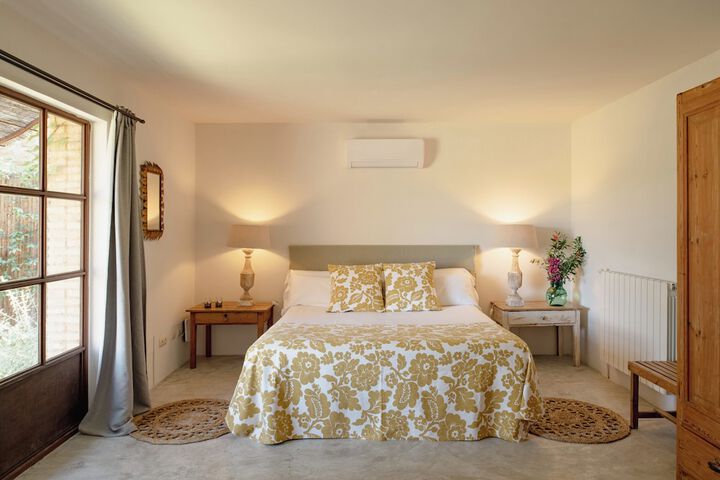 Room 2 of 131