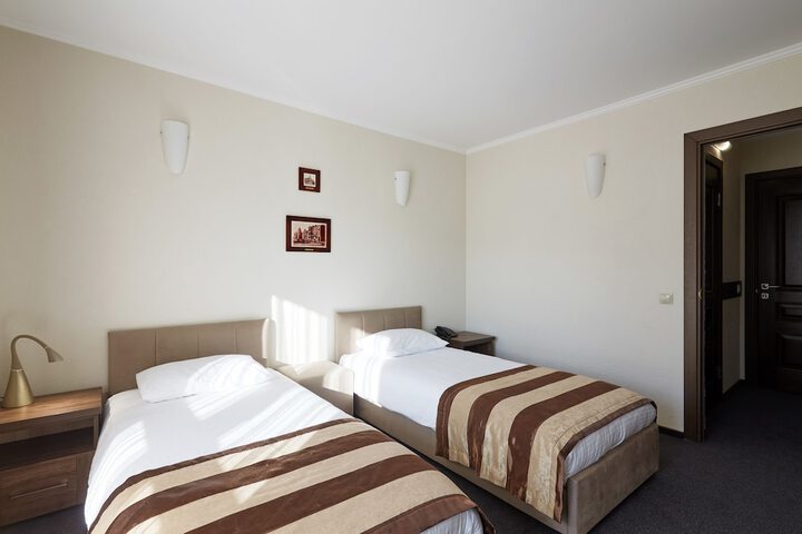 Room 33 of 61