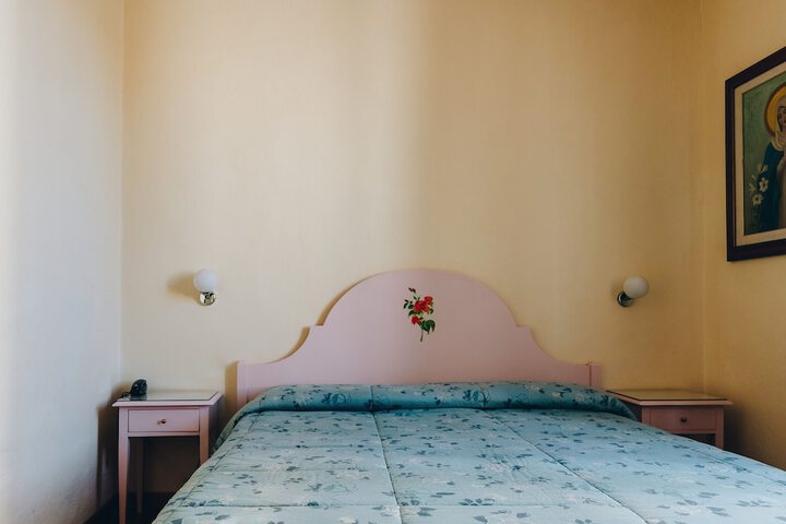 Room 27 of 94