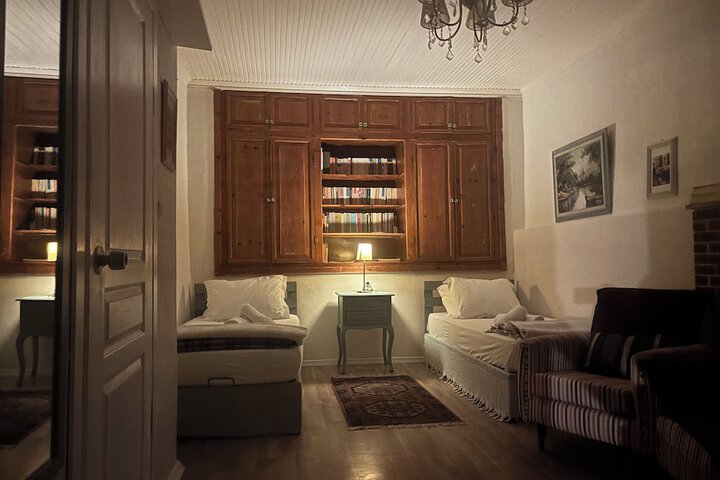 Room 6 of 73
