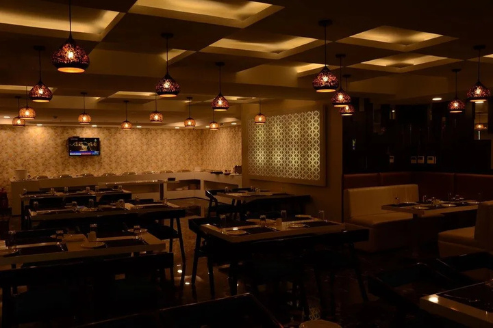 Dining 16 of 16
