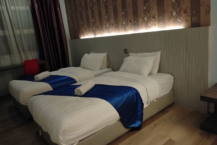Room 54 of 66
