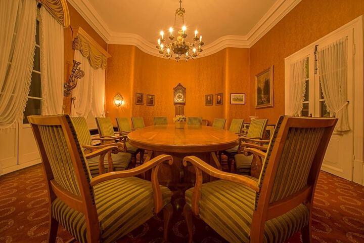 Ballroom/Hall 46 of 79