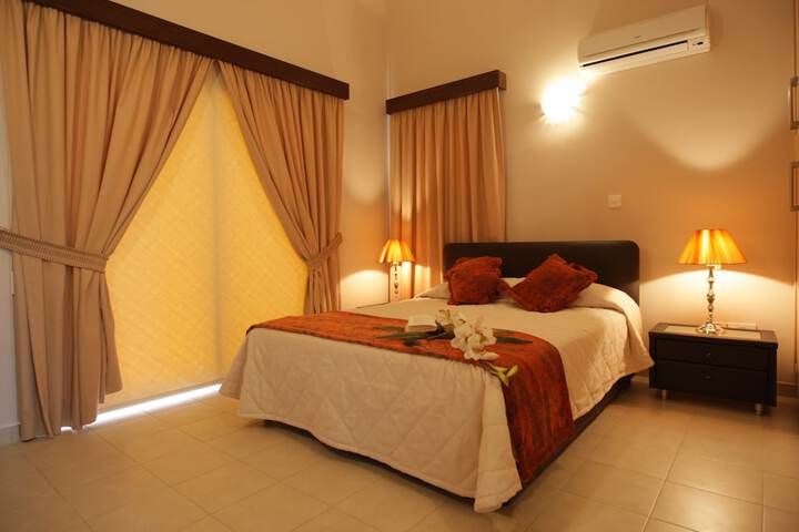 Room 2 of 43