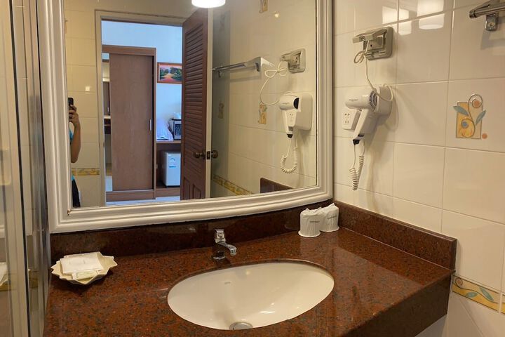 Room 60 of 84