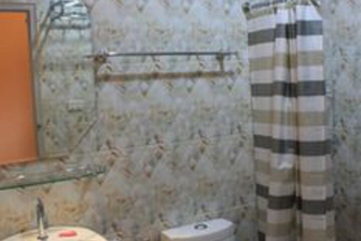 Room 4 of 25