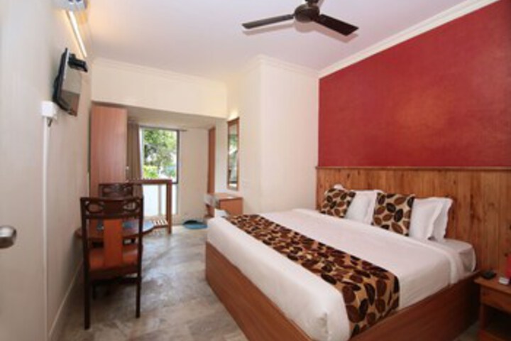 Room 4 of 17
