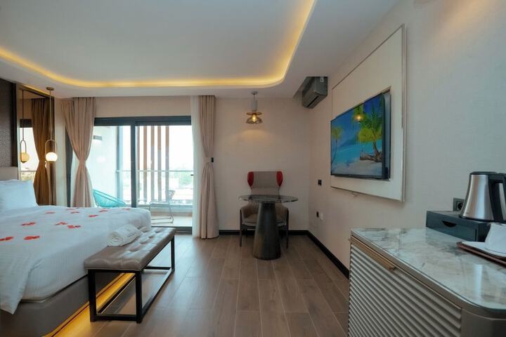 Room 12 of 26