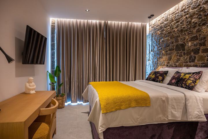 Room 27 of 145