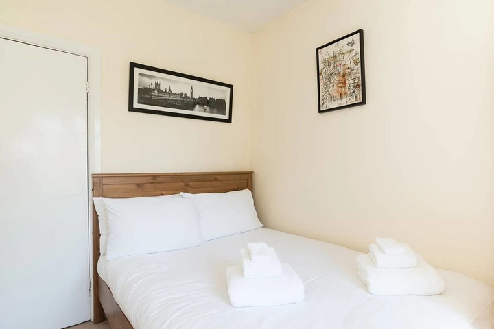Room 3 of 22
