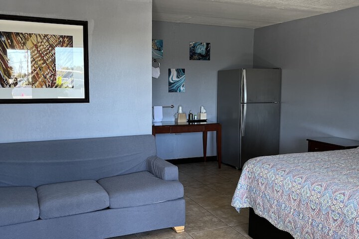 1 King Bed (9 of 11)