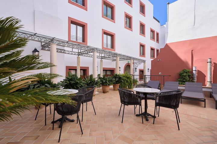 Hotel 68 of 72
