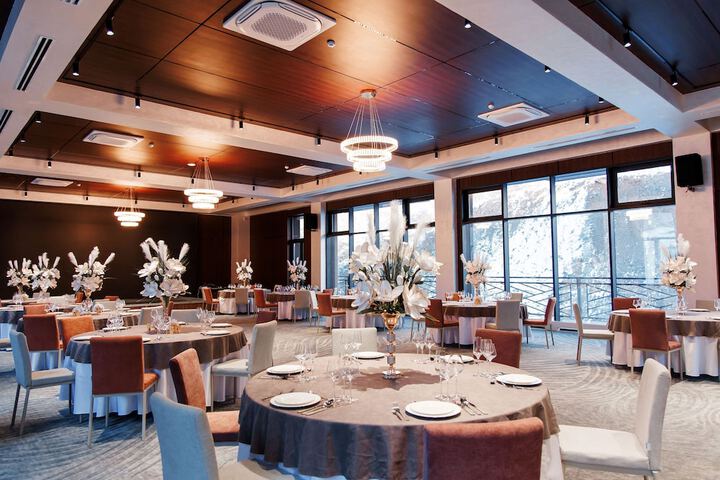 Dining 54 of 76