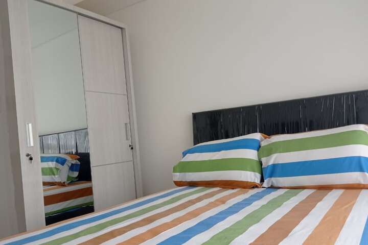 Room 4 of 7