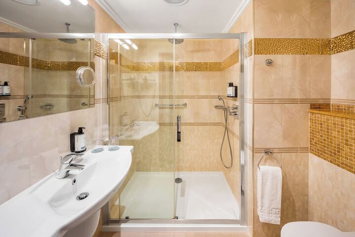Clean Restrooms