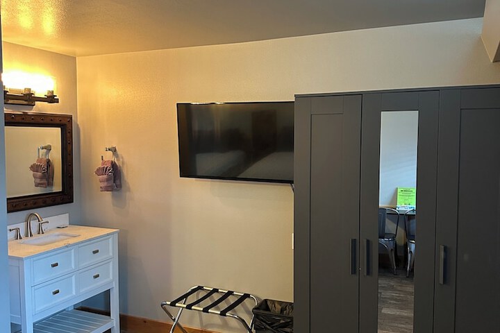 Room 11 of 50