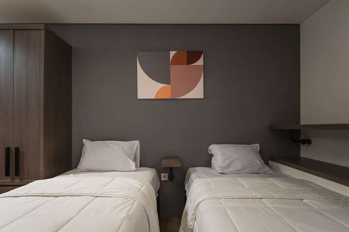 Room 6 of 20