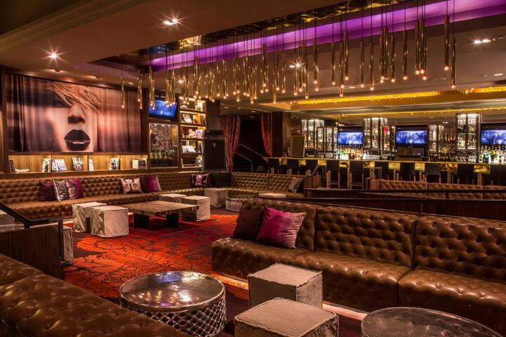 Lounge 42 of 51