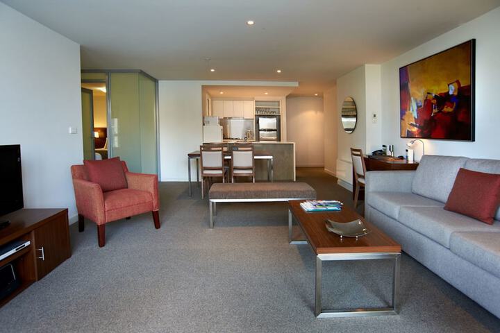 Room 11 of 36