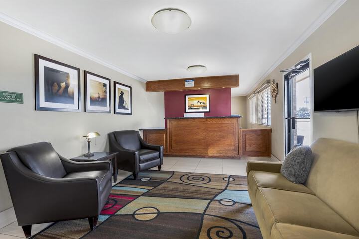 Entrance & Lobby