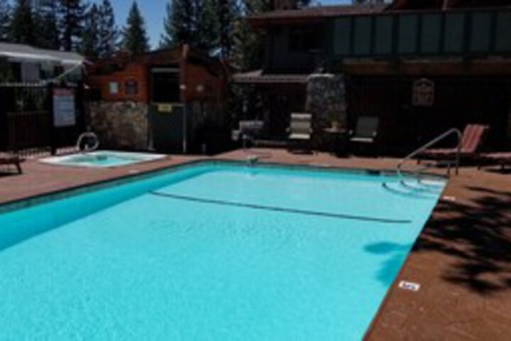 Pool 517 of 828