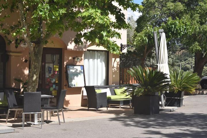 Hotel 53 of 68
