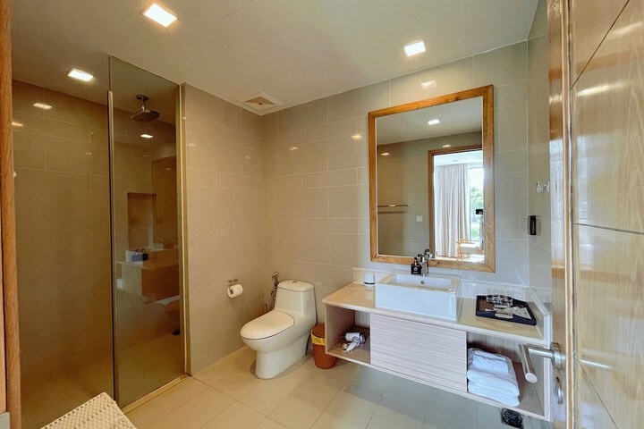 Room 145 of 183