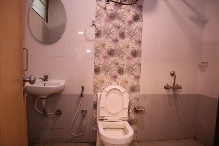 Smilestay Sri Sai ram Suites