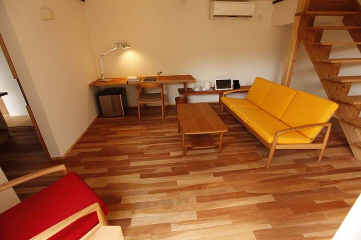 Room 27 of 83