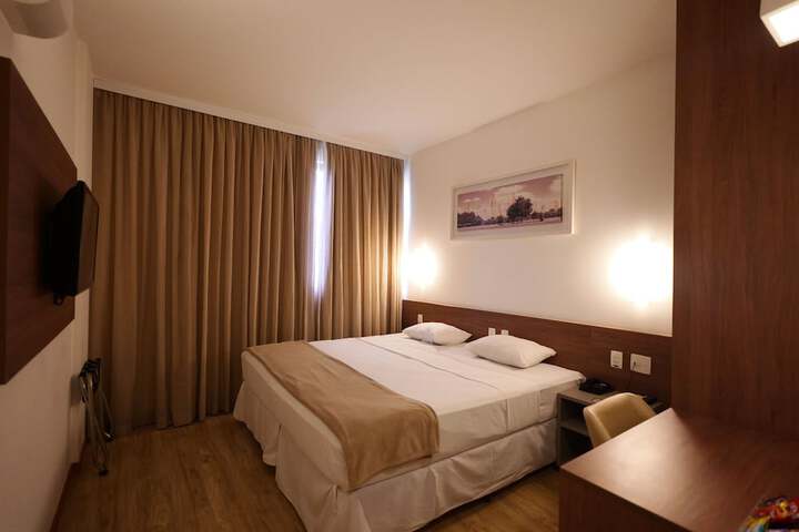 Room 33 of 79