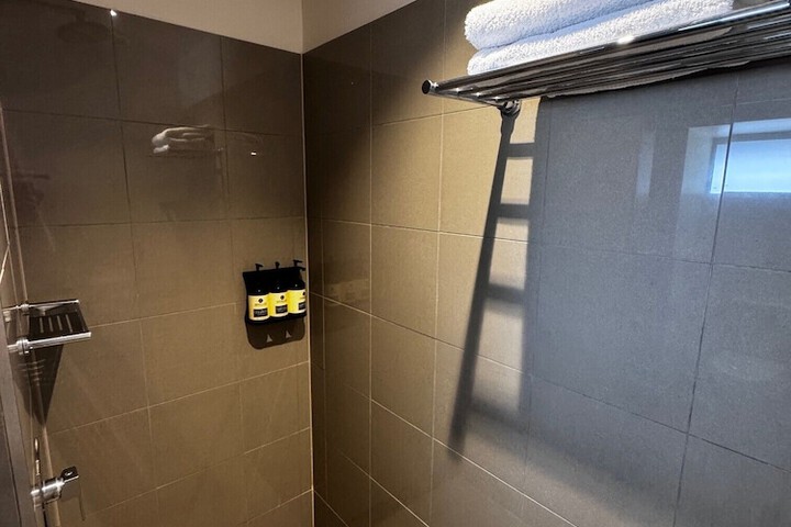 Room 50 of 73
