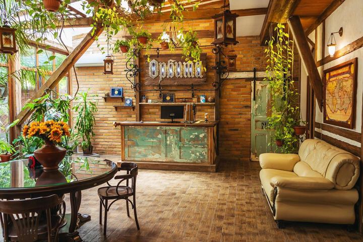 Lounge 57 of 62