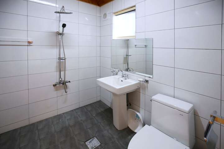 Room 44 of 50