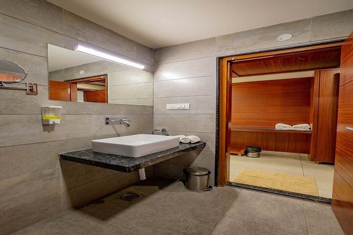 Room 31 of 42