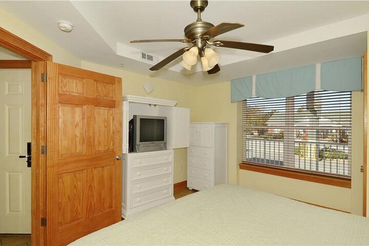 Room 9 of 105