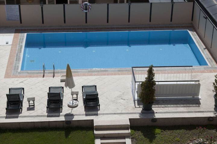 Pools & Facilities