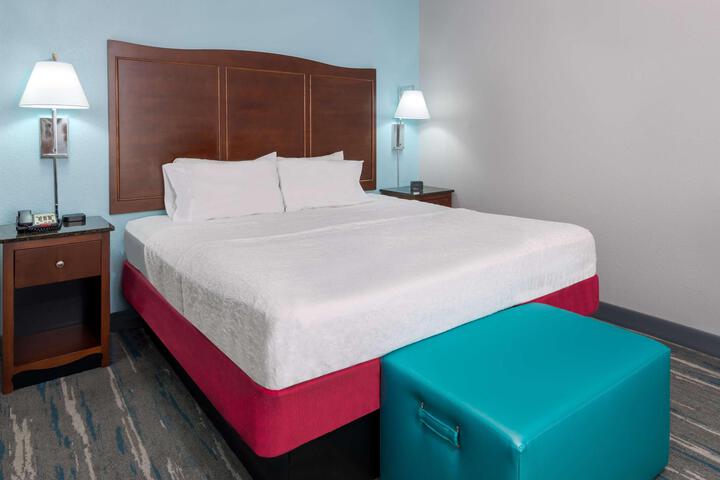 1 King Mobility Accessible with Tub (3 of 21)