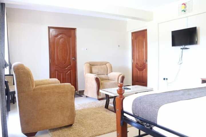 Room 4 of 80