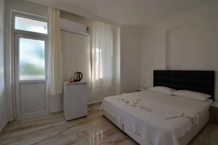 Room 4 of 78