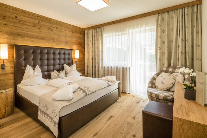Room 3 of 44