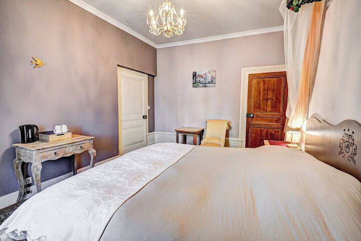 Room 9 of 52