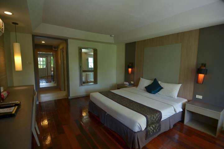 Room 12 of 82