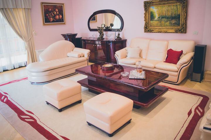 Room 21 of 54