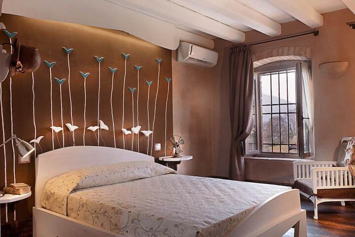 Room 6 of 27