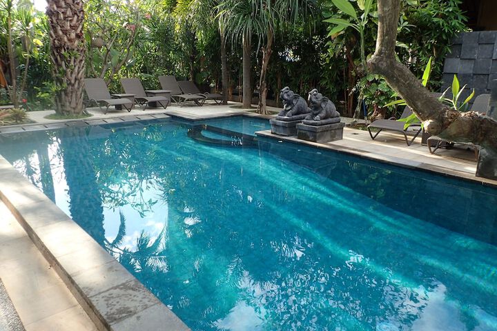 Pools & Facilities