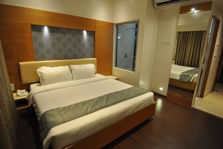 Room 4 of 31