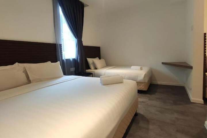 Room 16 of 31